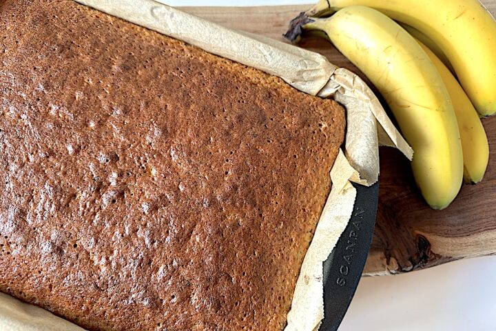 banankage med chokolade