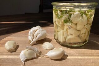 Syltede hvidløg