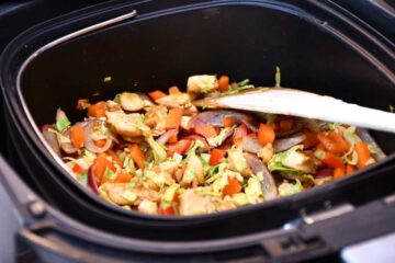 sund mad i airfryer med kylling og spidskål