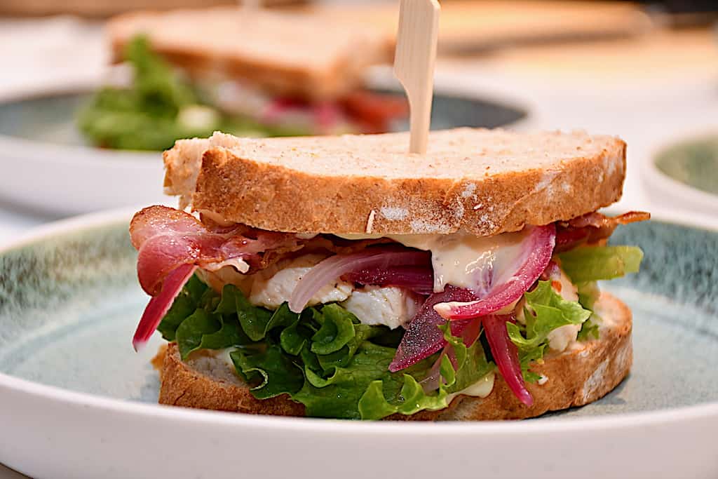 surdejssandwich med kylling