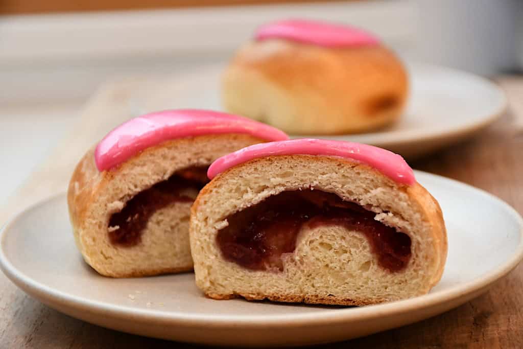 Gammeldags fastelavnsboller med hindbær