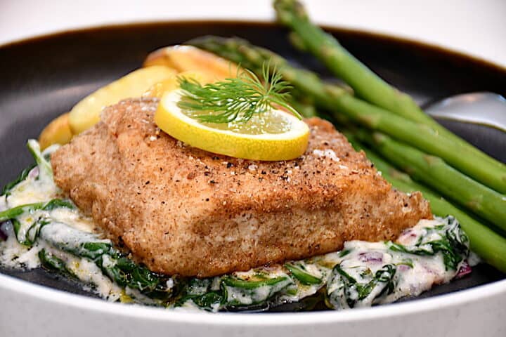 Torskefilet med tilbehør