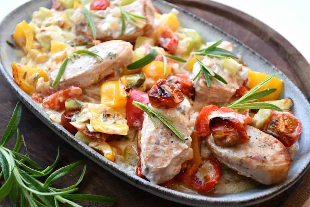 Italiensk gris i airfryer med peberfrugt og hvidløg