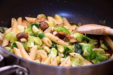 billede med pasta med rosenkål