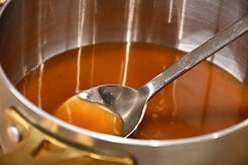 billede med sauce jus