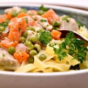 billede med skinketern med ærter, gulerødder og pasta