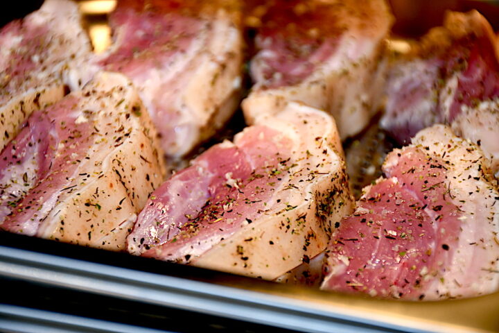 krydrede ribsteaks i ovnen