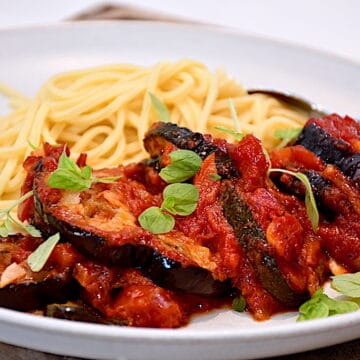 Billede med auberginefad.
