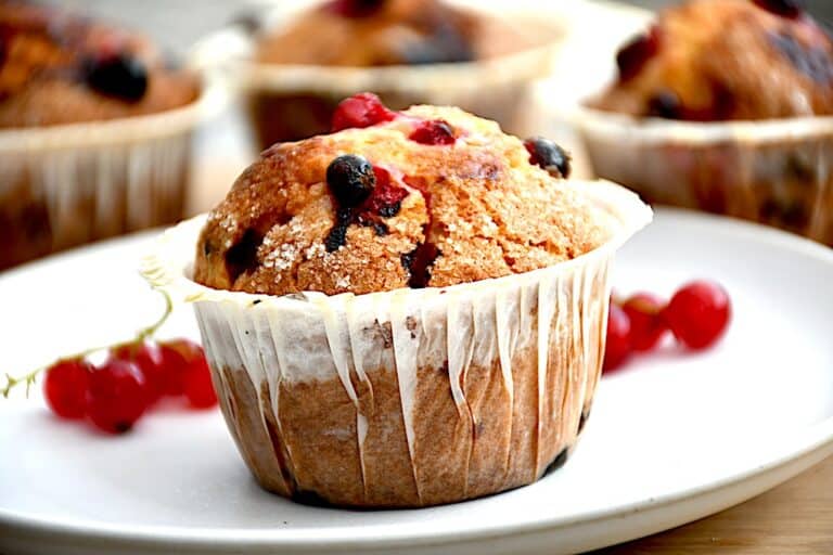 Billede med ribsmuffins.
