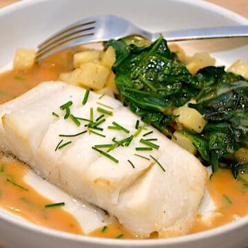 Billede af hellefisk med spinat og knoldselleri.