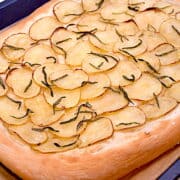 Billede af kartoffelpizza hvid pizza.