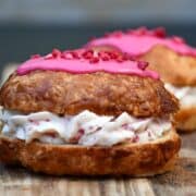 Hindbær fastelavnsboller