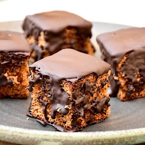 Nem opskrift på fragilité med flødecreme og jordbær