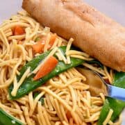 Billede af hjemmelavede chinabox nudler.