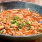 Billede af kylling pastasuppe med tomat og suppehorn.