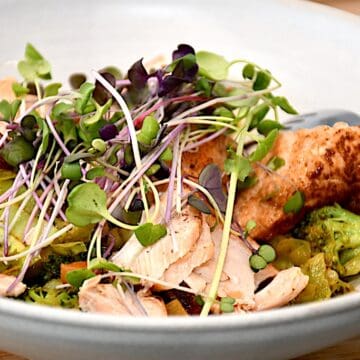 Billede med laks med karamelliseret kål.