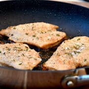 Billede af rugmelspaneret kylling.