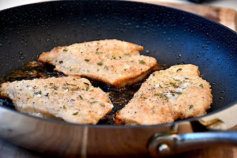 Billede af rugmelspaneret kylling.