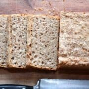 Billede af formbrød med surdej