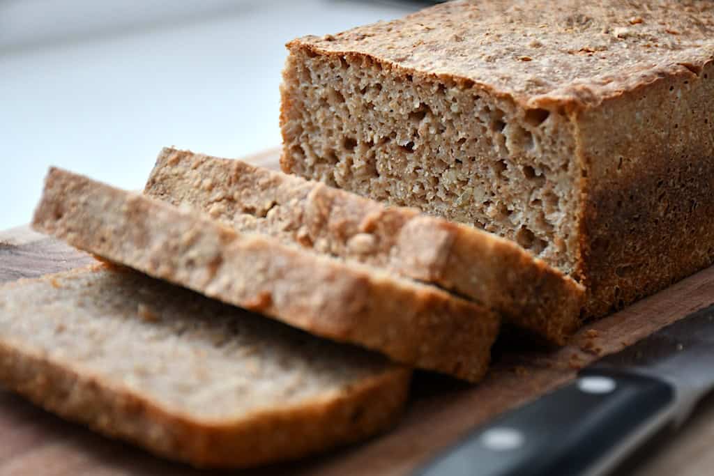 Billede af formbrød med surdej fra siden