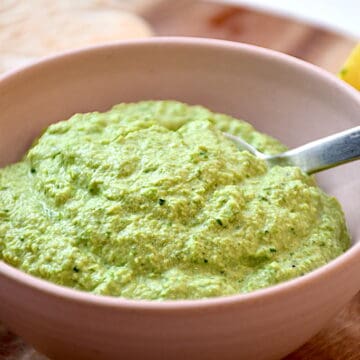 Billede med edamamehummus.