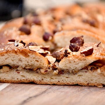 Kringle med hasselnødder og hasselnødderemonce