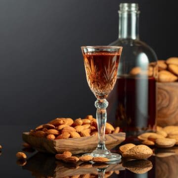 Amaretto italiensk likør med smag af mandel og marcipan