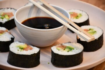 sushi servering